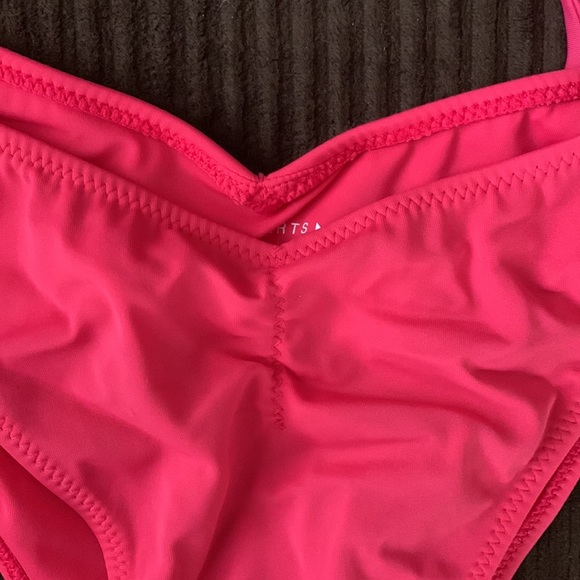 Hot pink bikini set - Picture 2 of 5
